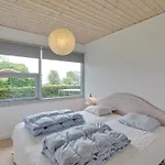 Giselle - 150m From The Sea By Interhome Дом отдыха